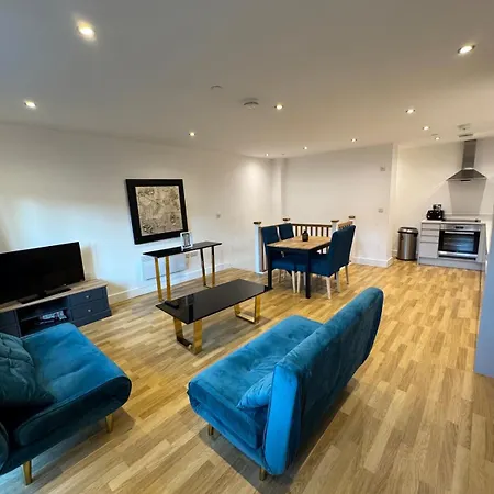 2 Bed Duplex With En-suite 5 Mins Walk From Centre Lägenhet