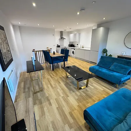 Lägenhet 2 Bed Duplex With En-suite 5 Mins Walk From Centre