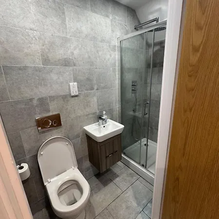 2 Bed Duplex With En-suite 5 Mins Walk From Centre Apartment