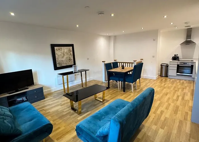 2 Bed Duplex With En-suite 5 Mins Walk From Centre Lägenhet