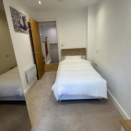 2 Bed Duplex With En-suite 5 Mins Walk From Centre Leeds (West Yorkshire)