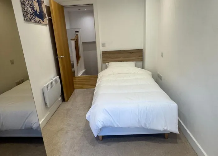 2 Bed Duplex With En-suite 5 Mins Walk From Centre Leeds (West Yorkshire)